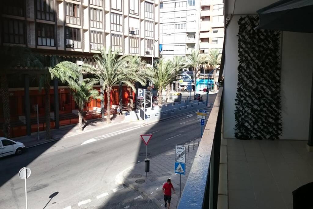 Espacioso Y Centrico Piso Con Zona Chill-Out อาลิกันเต ภายนอก รูปภาพ
