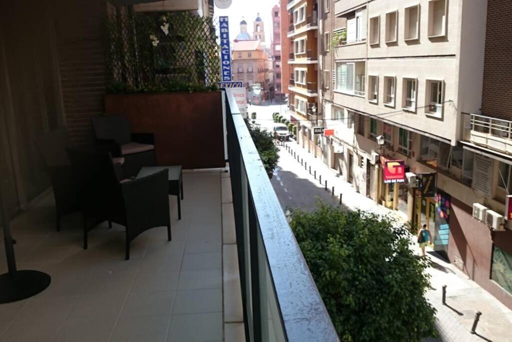 Espacioso Y Centrico Piso Con Zona Chill-Out อาลิกันเต ภายนอก รูปภาพ