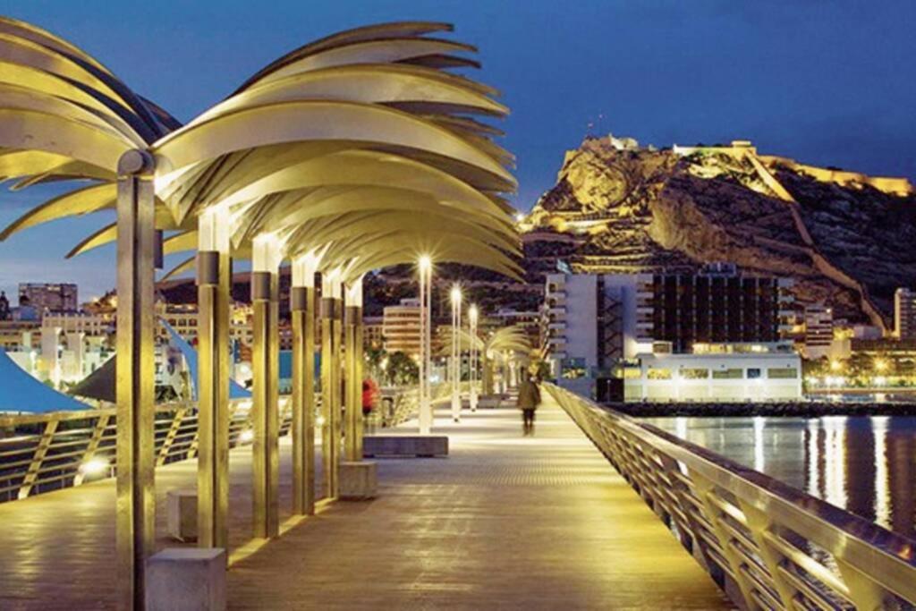 Espacioso Y Centrico Piso Con Zona Chill-Out อาลิกันเต ภายนอก รูปภาพ
