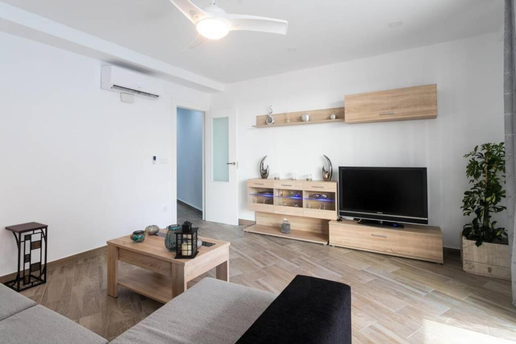 Espacioso Y Centrico Piso Con Zona Chill-Out อาลิกันเต ภายนอก รูปภาพ