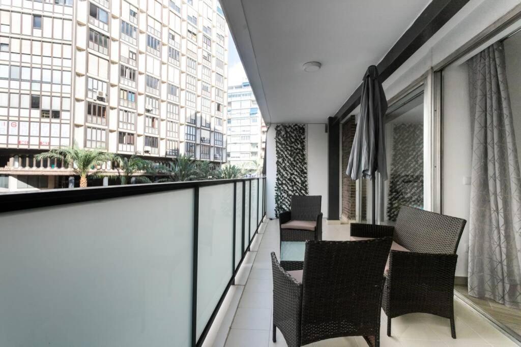 Espacioso Y Centrico Piso Con Zona Chill-Out อาลิกันเต ภายนอก รูปภาพ